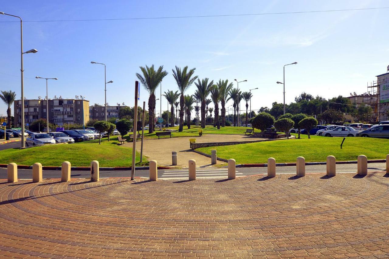 Road To The Beach Apartment By Domik Haifa Exteriör bild